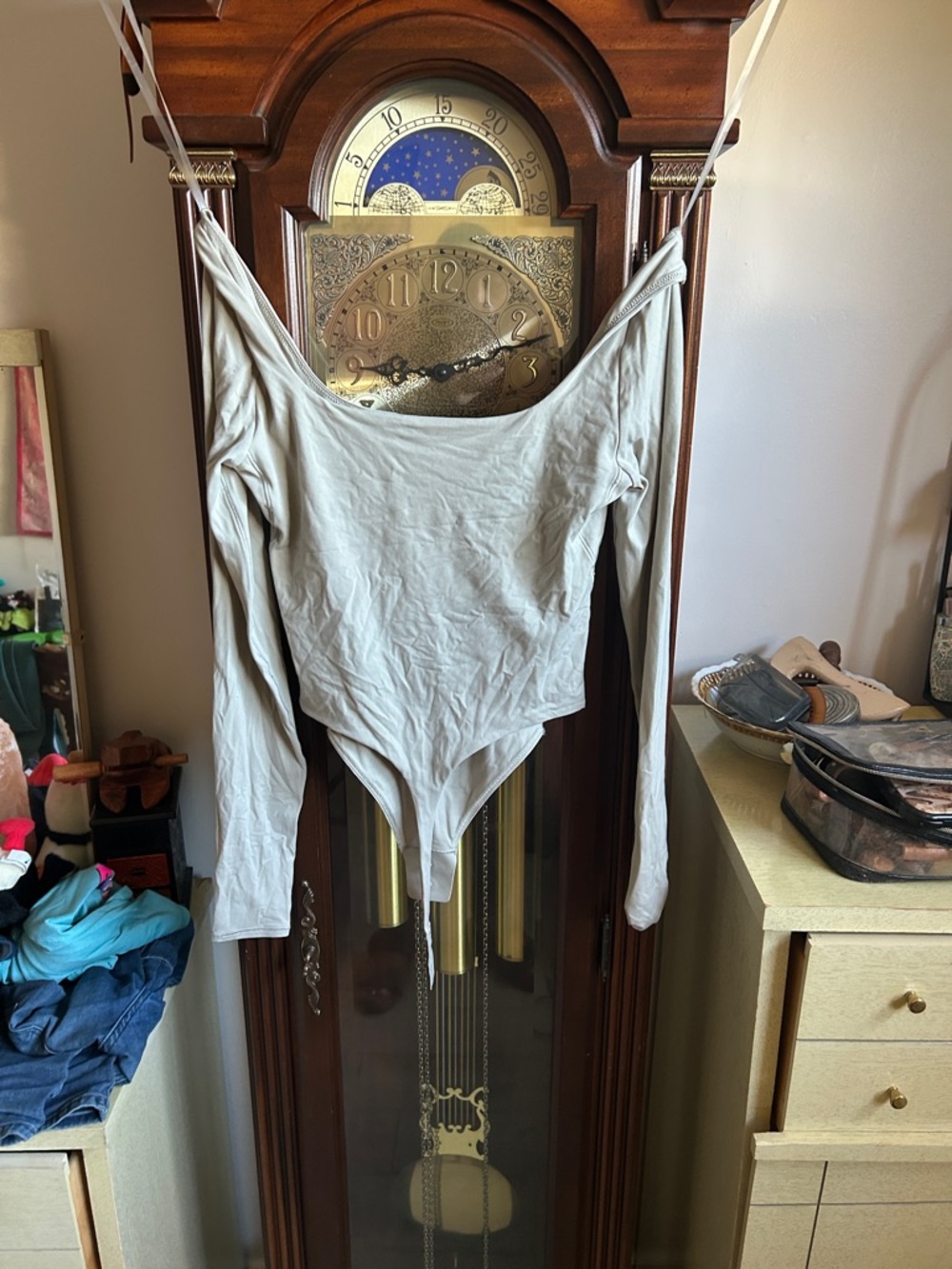 Lululemon Light Gray Long Sleeve Bodysuit Size 6